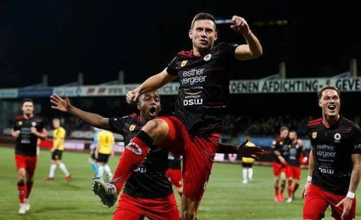 整个中国足 整个中国足