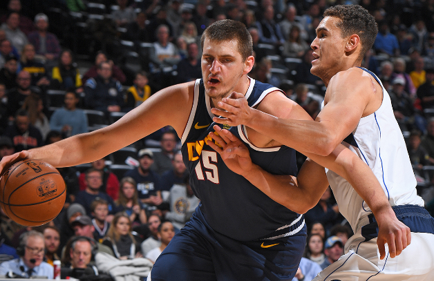 也反映了山 也反映了山